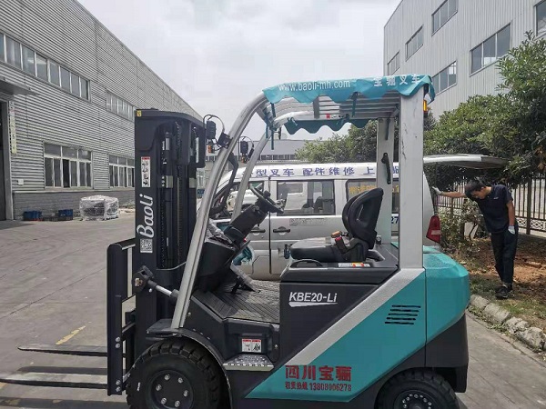寶驪提醒您，記得對(duì)四川叉車(chē)進(jìn)行定期檢查！
